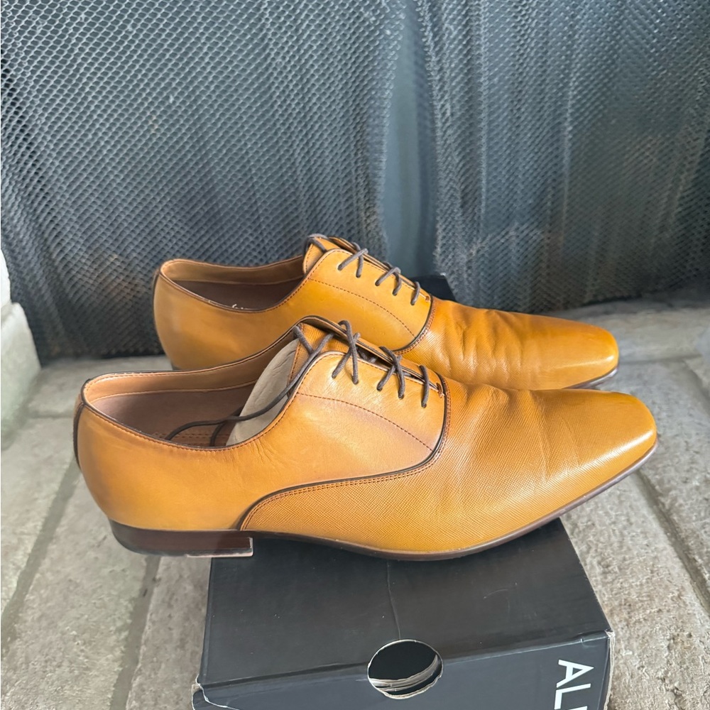 ALDO men's dress shoe size 12 US champagne color used only 1 time